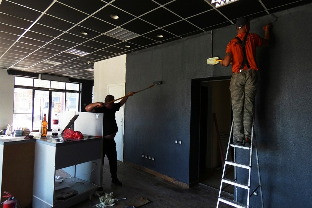 When to Repaint Your Commercial Property to Maintain a Professional Appearance