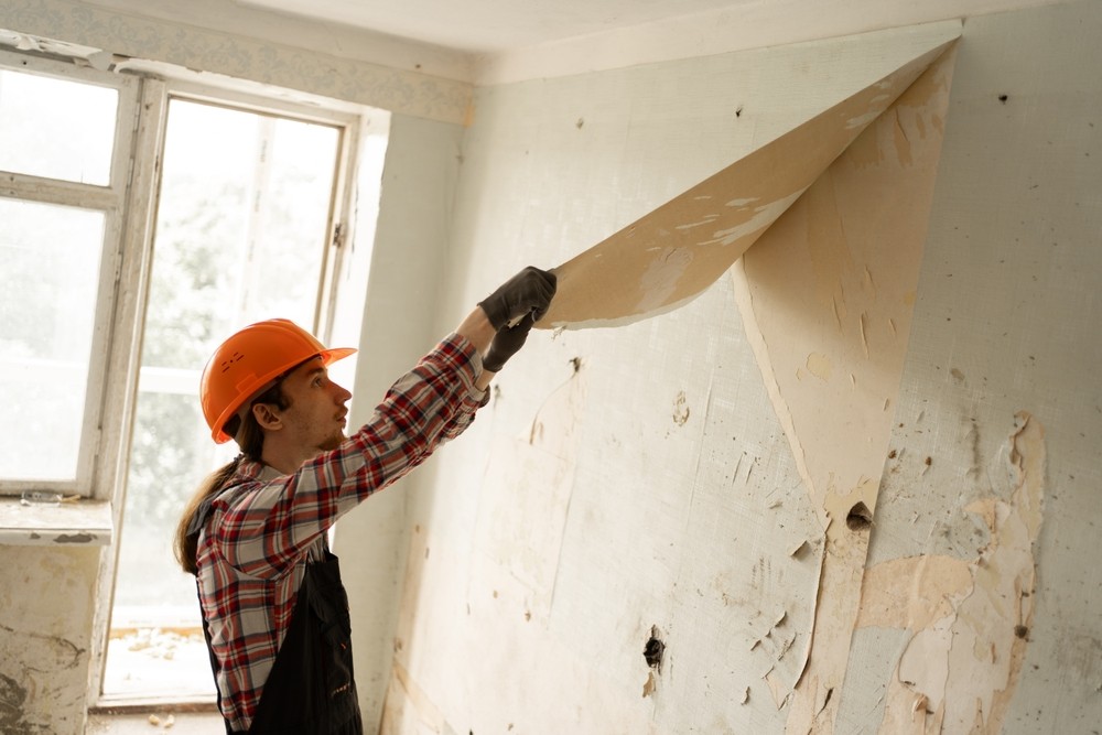 Why Professional Wallpaper Removal Is Essential Before Repainting